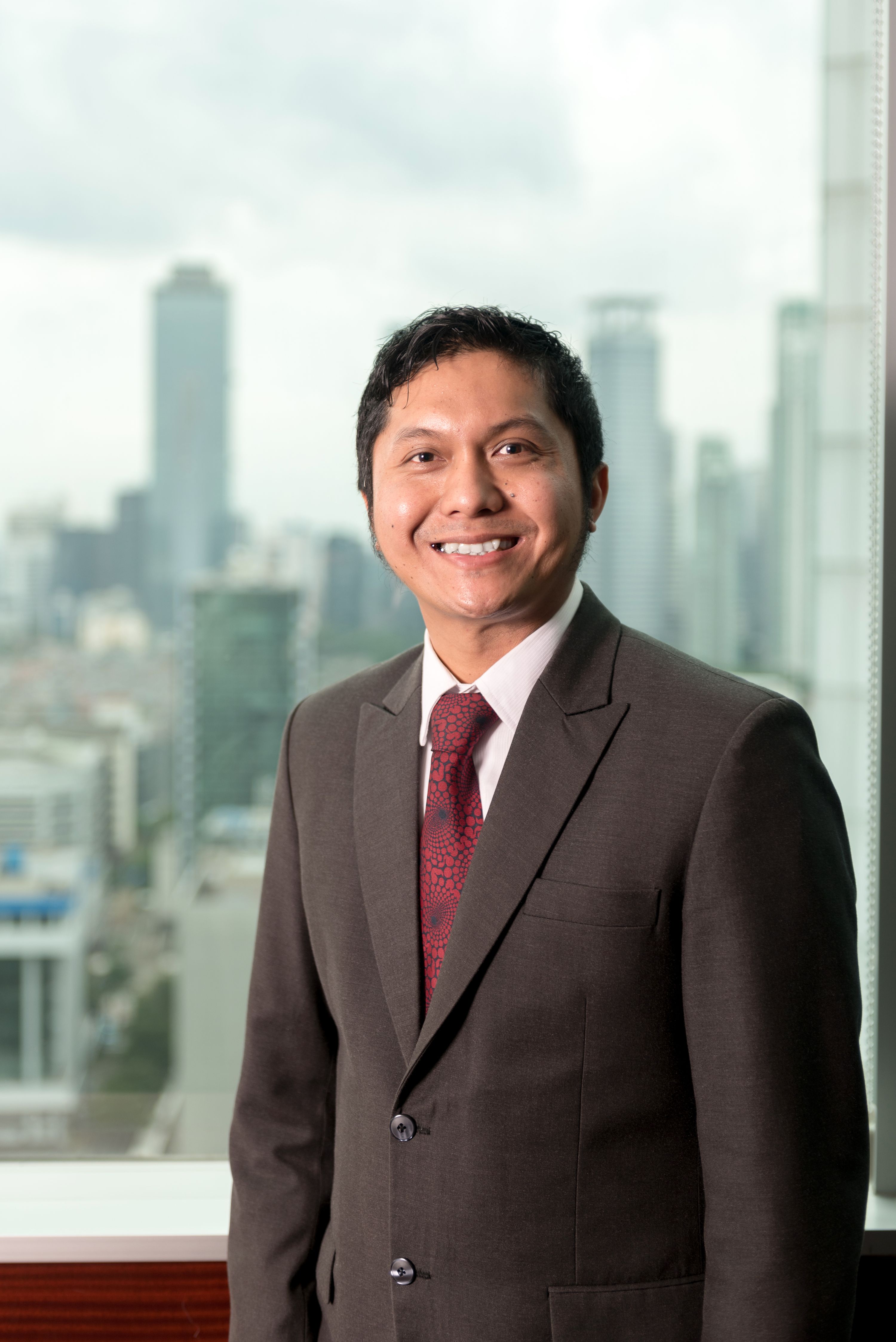 Dr. Sutan Emir Hidayat