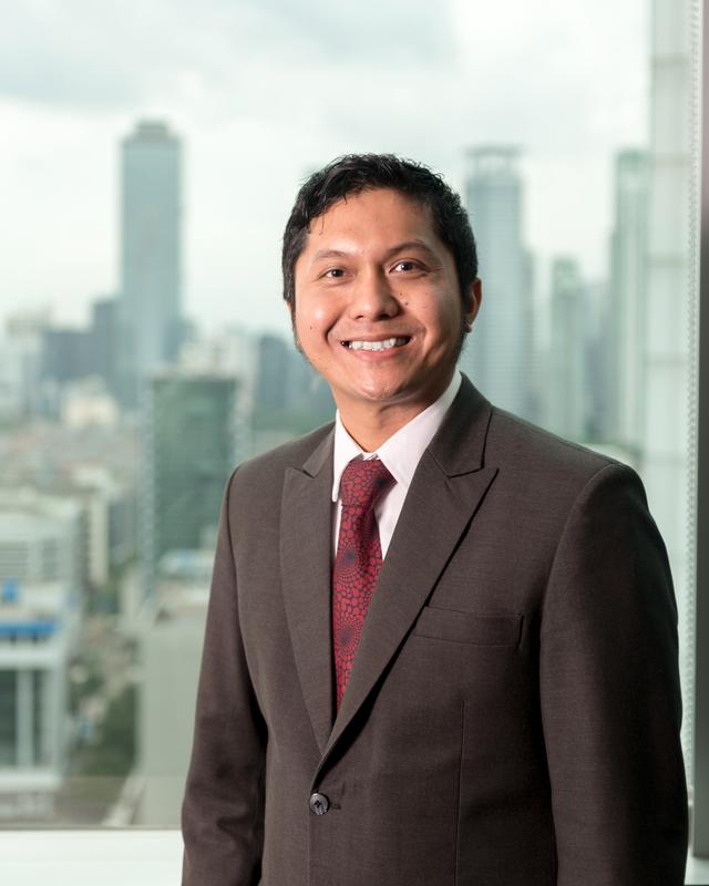 Dr. Sutan Emir Hidayat
